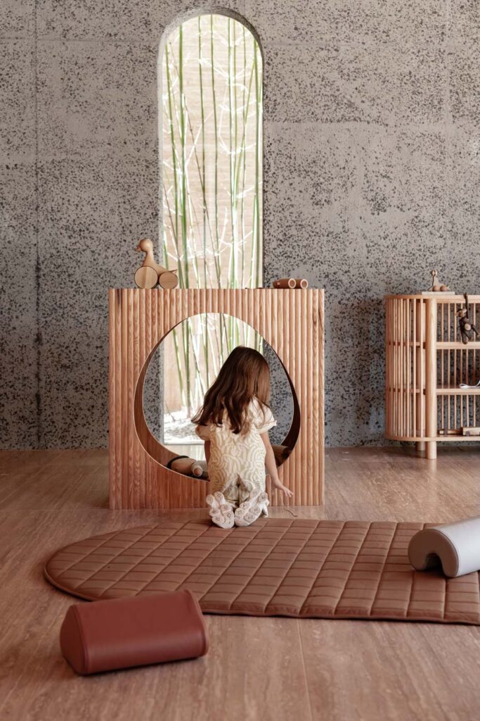 Oak Fluted Nook