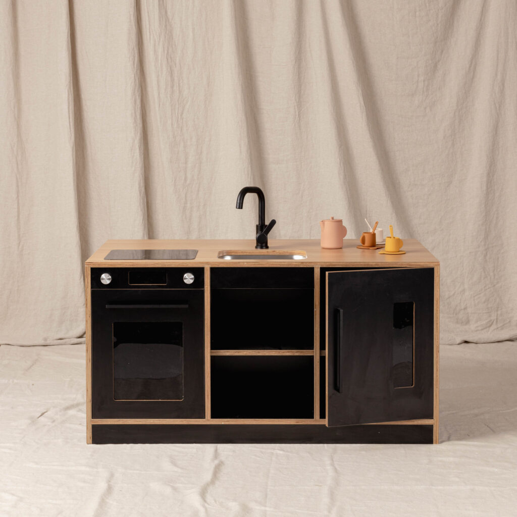 Kitchenette Kinder, Black