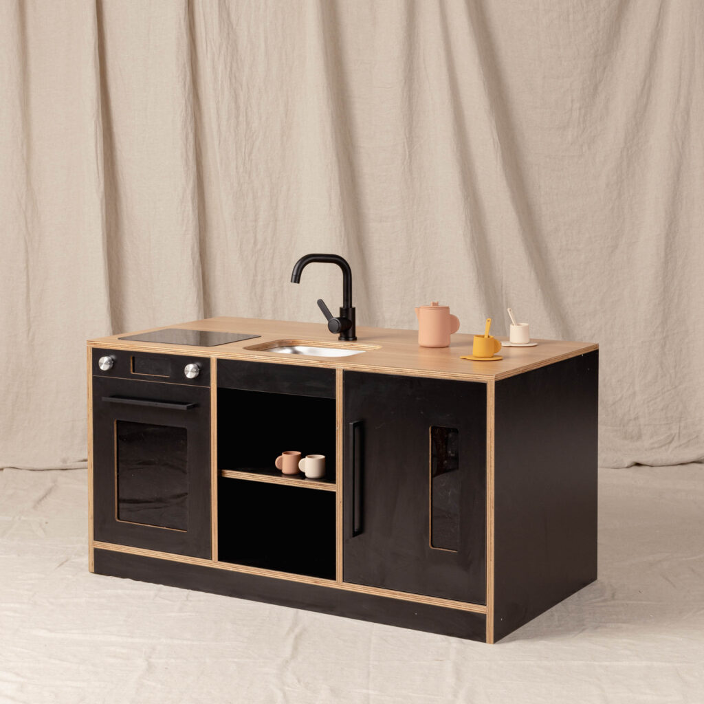 Kitchenette Kinder, Black
